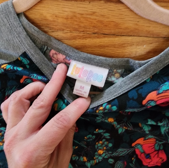 Lularoe Floral Randy - Picture 2 of 3